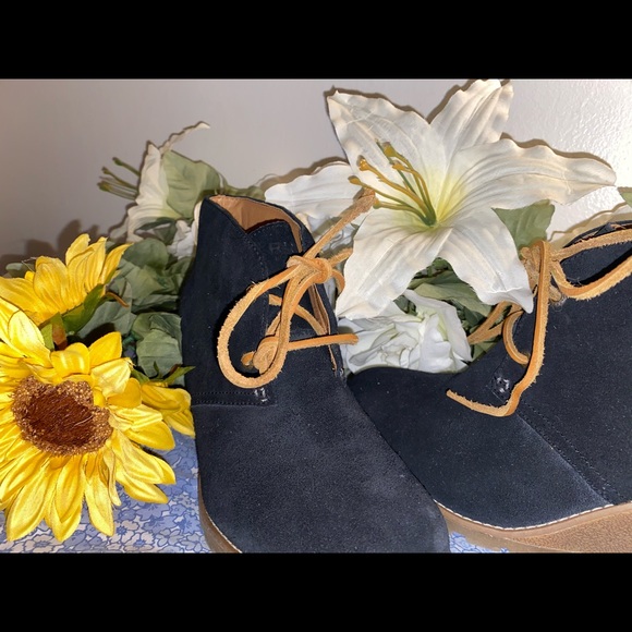 Black wedged heeled Sperry’s - Picture 2 of 2